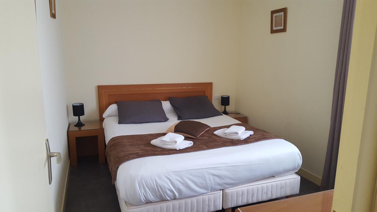 Les 3 Pigeons Hotel Chenay  Екстериор снимка